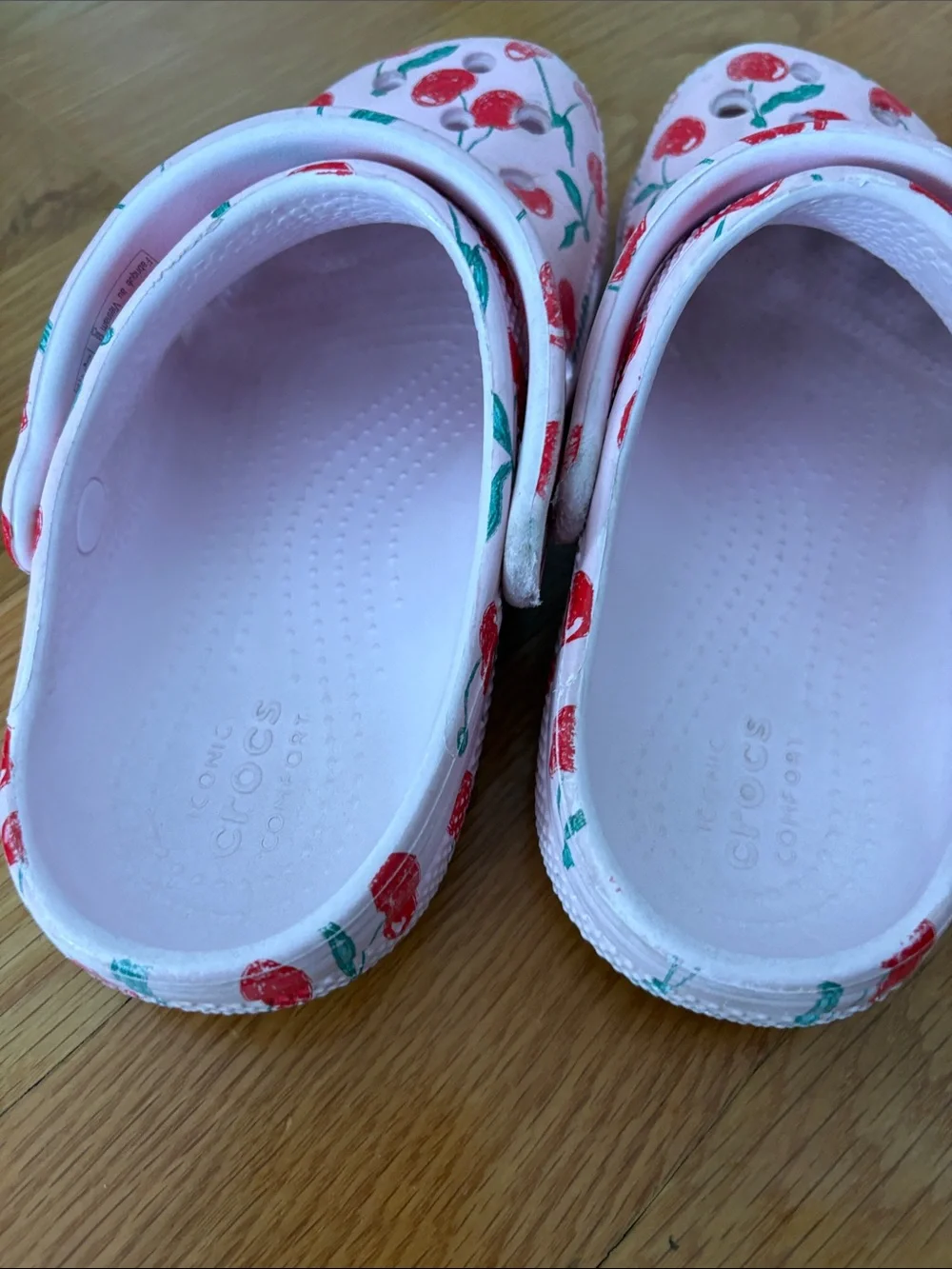 CROCS adorable pink